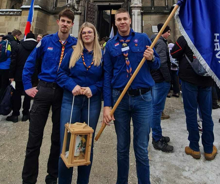 Naša studentica Ramona Zglavnik donijela betlehemsko svjetlo u Hrvatsku