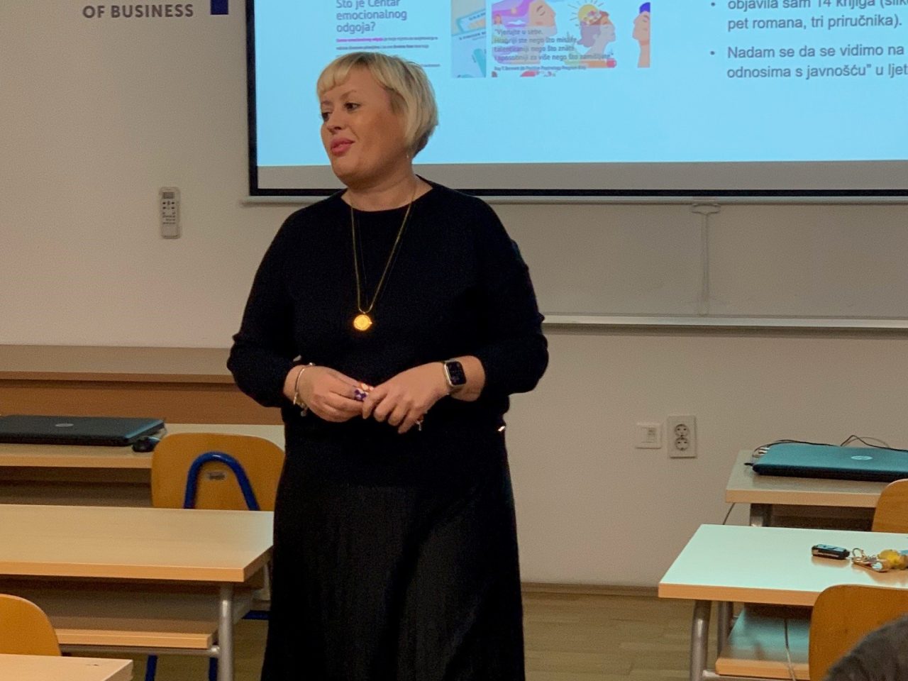,,Mali koraci vode ka osobnoj promjeni” – održano predavanje Lee Brezar