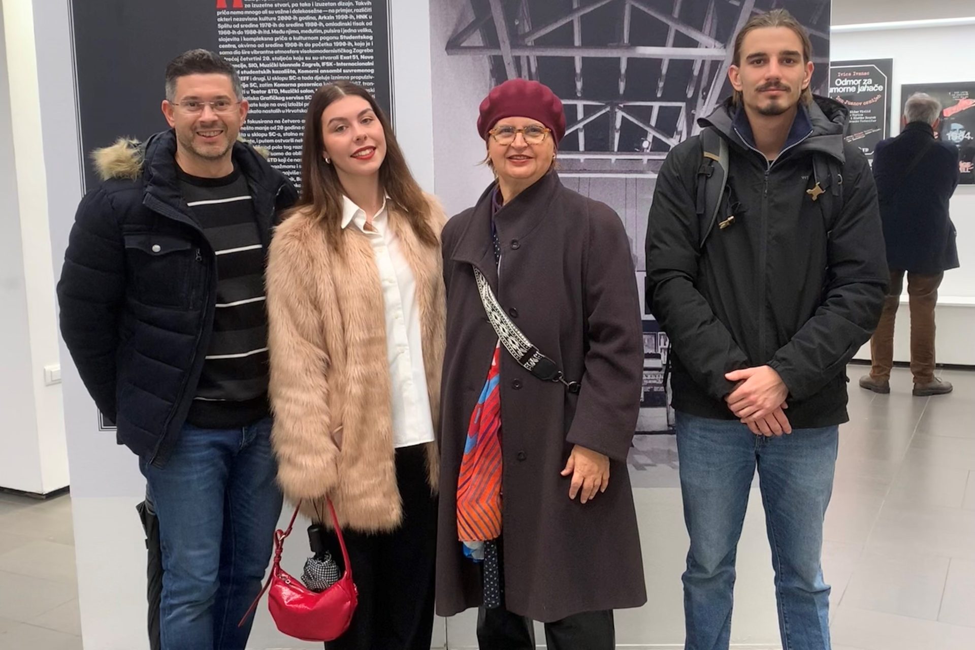 Studenti Menadžmenta i produkcije u kulturi na izložbi DIZAJN ZA TEATAR &TD